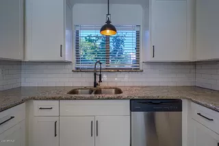 Photo #6: 6159254 Listing