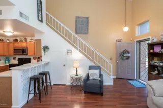 Photo #5: 6159356 Listing