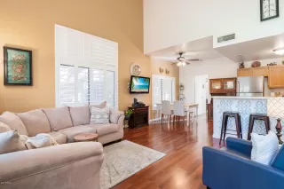 Photo #6: 6159356 Listing
