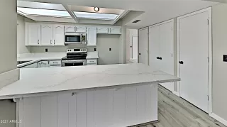 Photo #6: 6159548 Listing