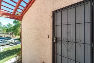 Photo #5: 6159569 Listing