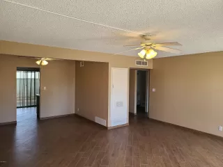 Photo #4: 6159808 Listing