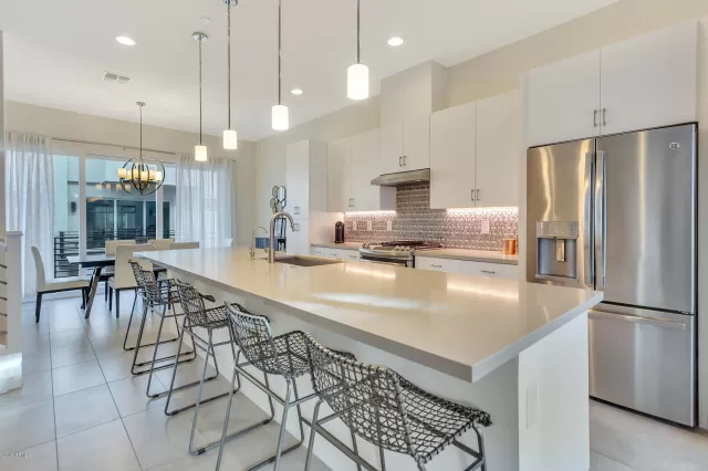 MLS: 6159814 Condo For Sale