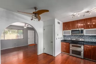 Photo #4: 6160003 Listing