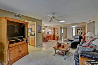 Photo #6: 6160008 Listing 