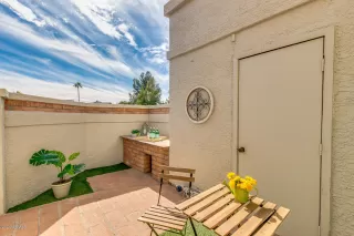 Photo #2: 6160029 Listing