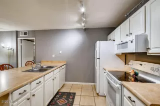 Photo #6: 6160058 Listing