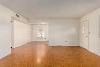 Photo #5: 6160312 Listing 