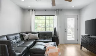 Photo #2: 6160419 Listing 