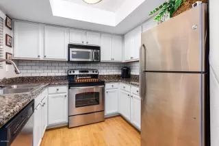 Photo #2: 6160728 Listing 