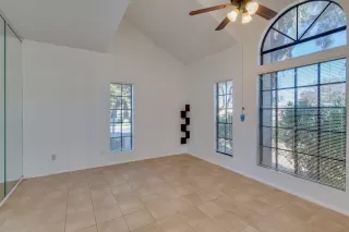 Photo #4: 6160745 Listing