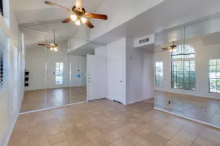 Photo #5: 6160745 Listing