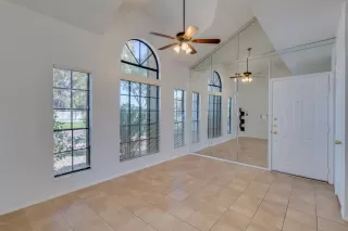 Photo #6: 6160745 Listing