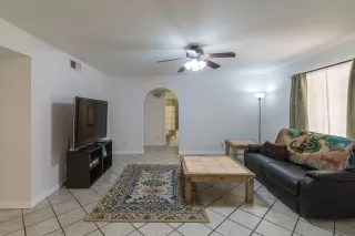 Photo #4: 6161050 Listing