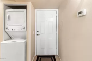 Photo #5: 6161105 Listing