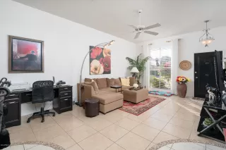 Photo #3: 6161280 Listing