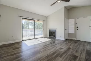 Photo #4: 6161324 Listing