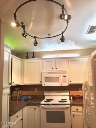 Photo #6: 6161381 Listing