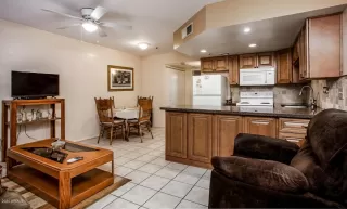 Photo #2: 6161434 Listing