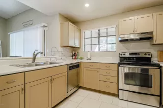 Photo #4: 6161536 Listing