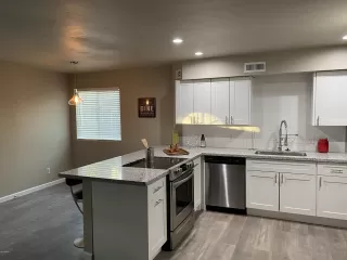 Photo #4: 6161656 Listing