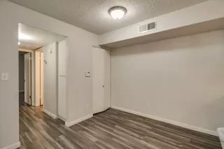 Photo #5: 6161680 Listing