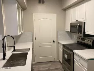 Photo #1: 6161747 Listing 