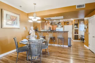 Photo #4: 6161829 Listing 