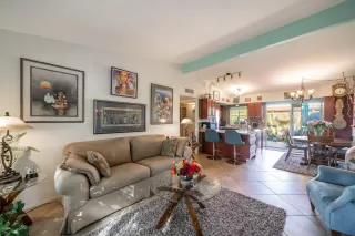 Photo #6: 6161920 Listing