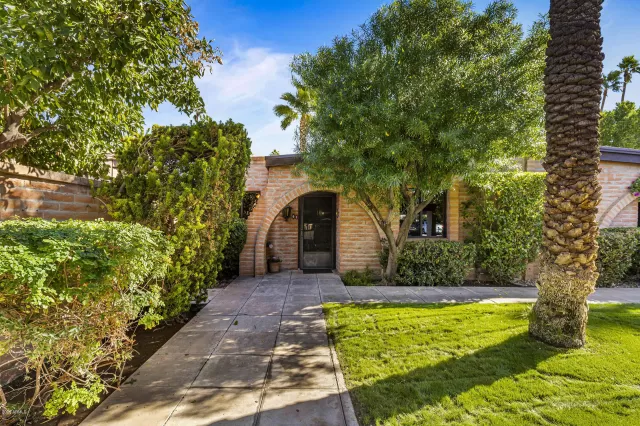 MLS: 6162150 Condo For Sale