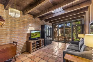 Photo #2: 6162150 Listing