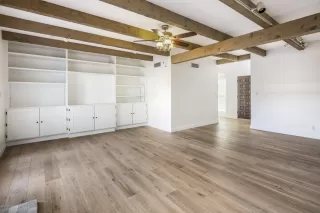 Photo #2: 6162285 Listing