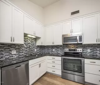 Photo #5: 6162285 Listing