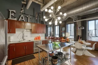 Photo #4: 6162337 Listing