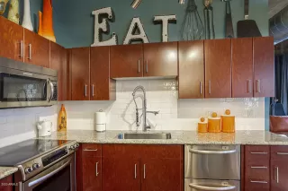 Photo #5: 6162337 Listing