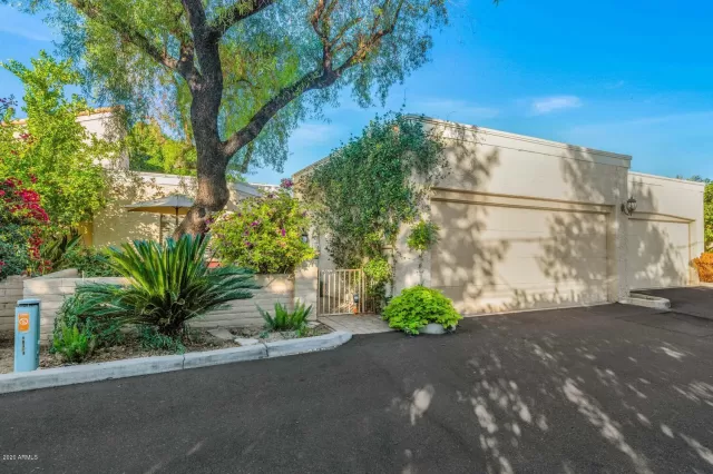 MLS: 6162478 Condo For Sale