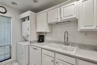 Photo #5: 6162700 Listing 