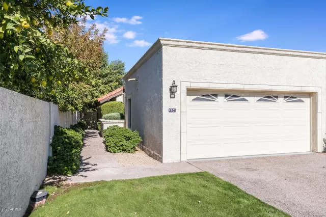 MLS: 6162972 Condo For Sale