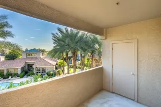 Photo #4: 6162990 Listing