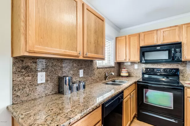 MLS: 6163080 Condo For Sale