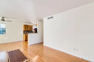 Photo #6: 6163080 Listing 