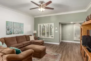 Photo #4: 6163096 Listing