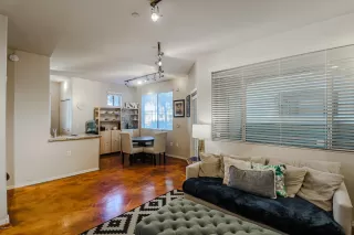 Photo #4: 6163117 Listing