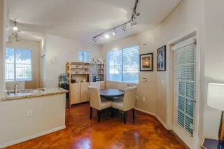 Photo #5: 6163117 Listing