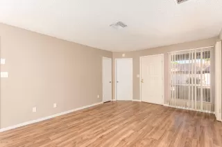 Photo #4: 6163165 Listing