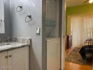 Photo #6: 6163187 Listing