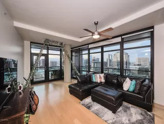 Photo #6: 6164398 Listing