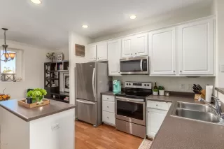 Photo #5: 6164807 Listing