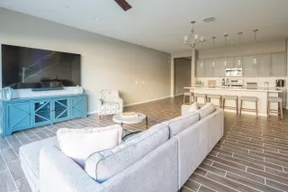 Photo #6: 6164868 Listing