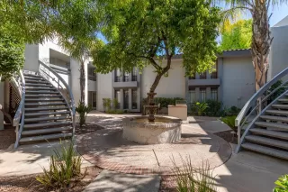 Photo #5: 6164878 Listing